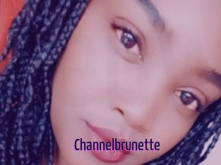 Channelbrunette