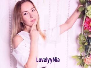 LovelyyMia