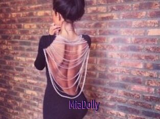 Mia_Dolly