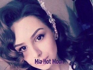 Mia_Hot_Moon