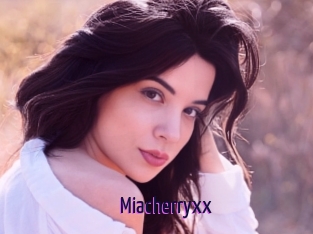 Miacherryxx