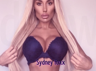 Sydney_foxx